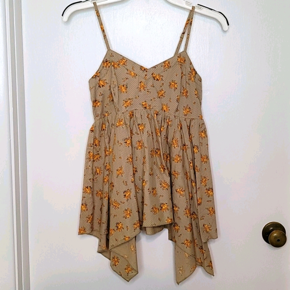 Handkerchief-bottom Shirt